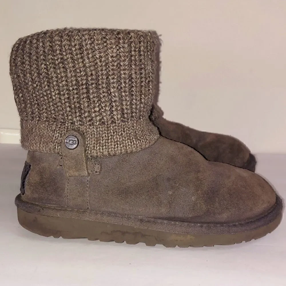 UGG Saela Rib-Knit Suede Boots Sz 2